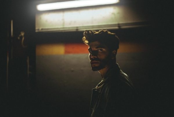 best hairstyles for men with no product